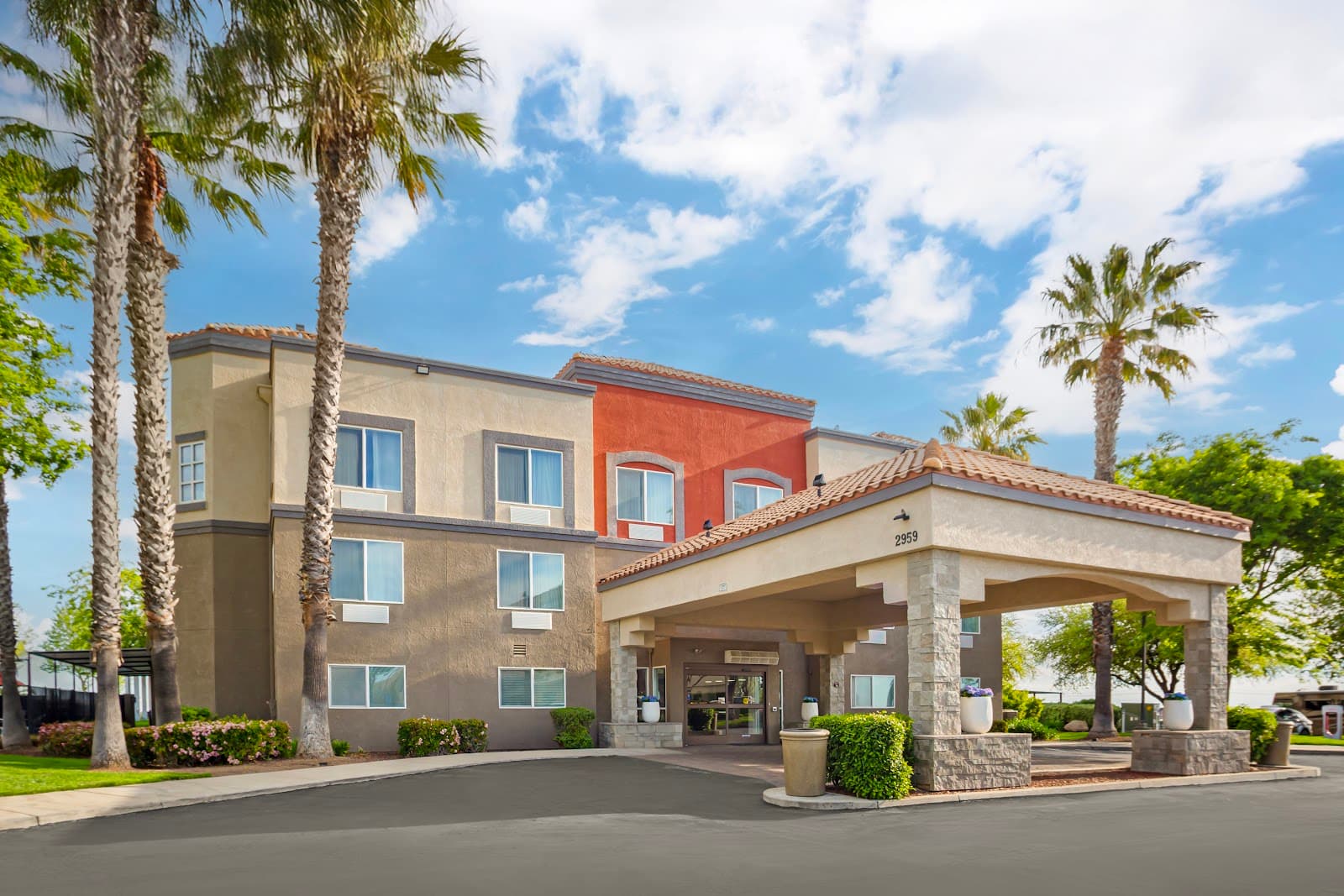 Best Western Plus Villa Del Lago Inn Patterson