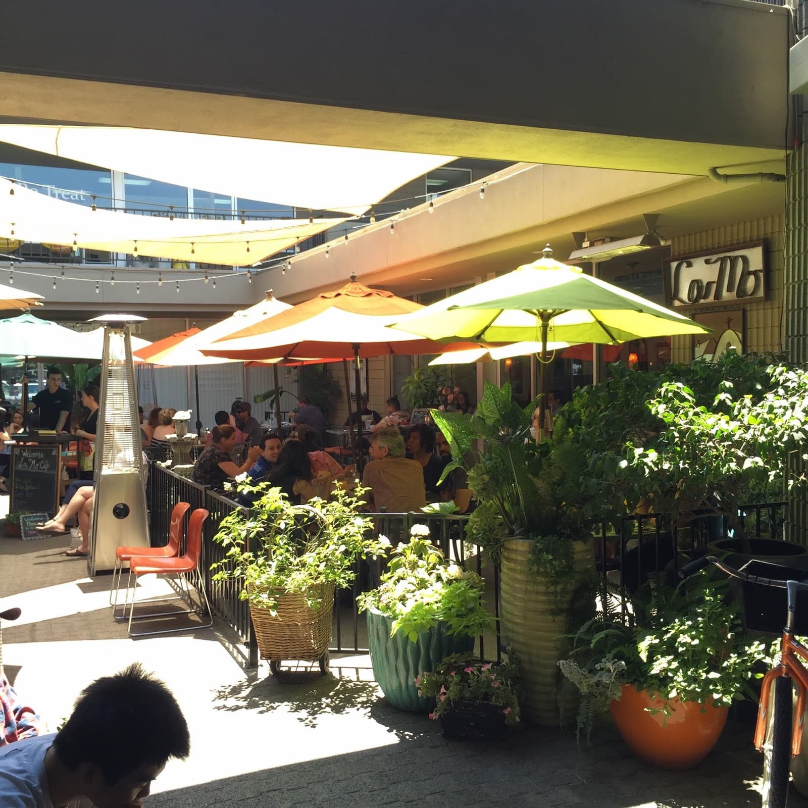 La Mo Restaurant
