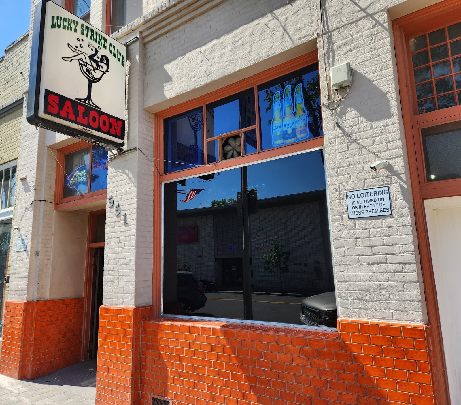 Lucky Strike Club
