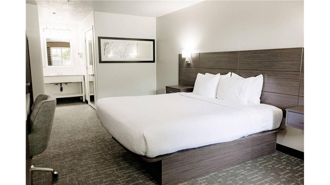 Quality Inn & Suites Lathrop