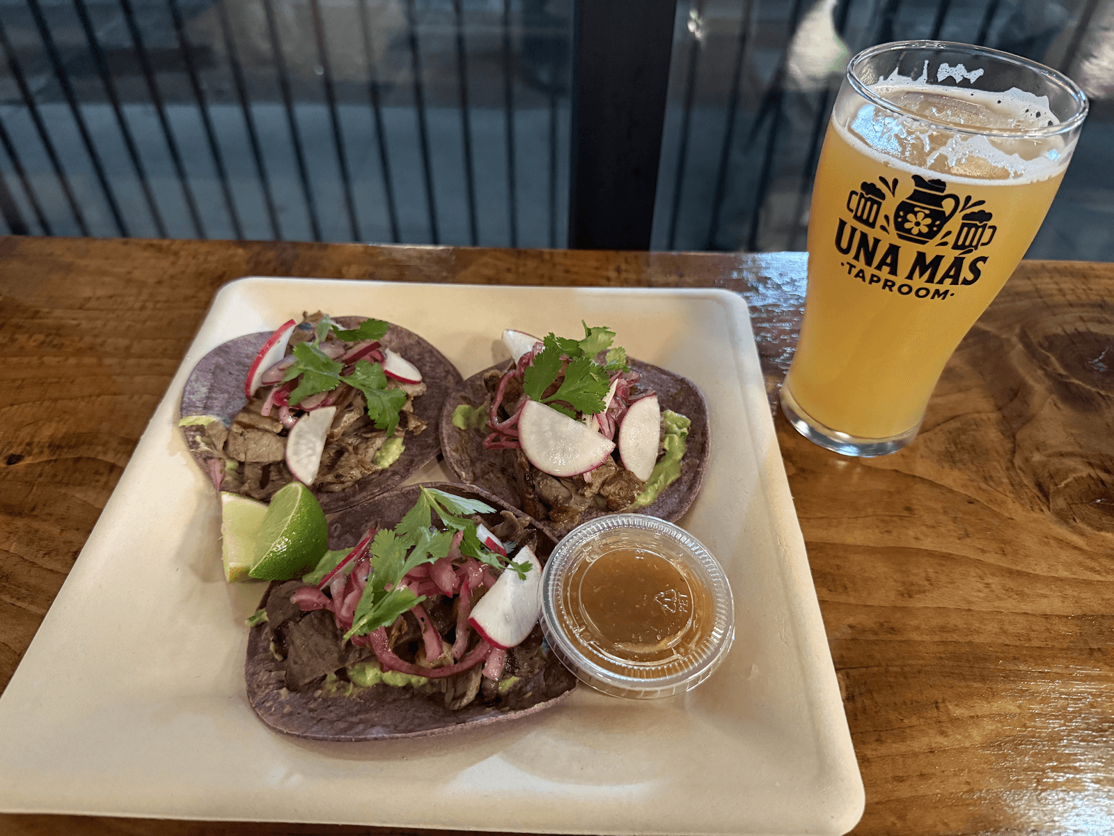 Una Más Taproom