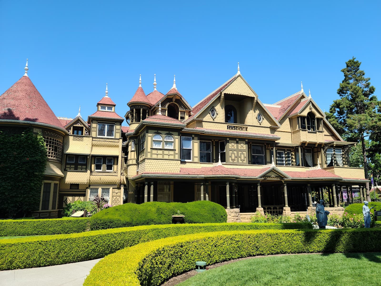 Winchester Mystery House