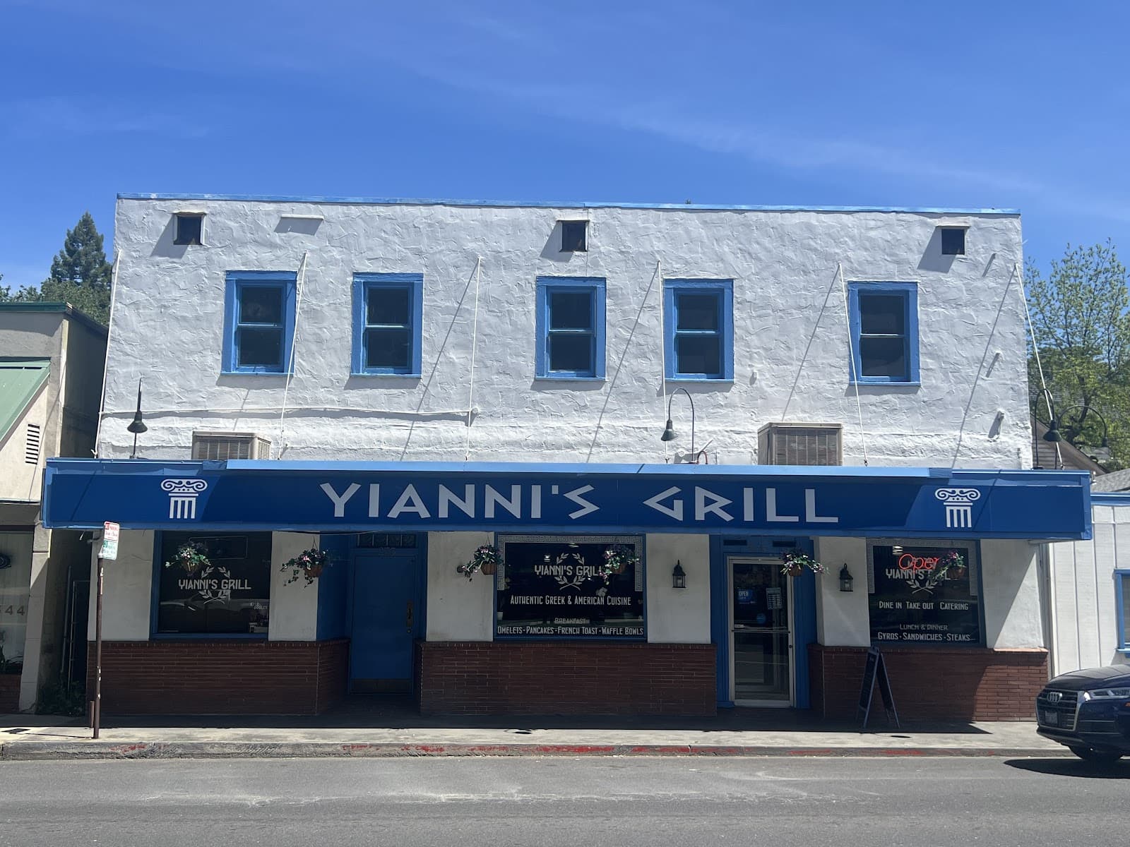 Yianni's Grill | Greek and American Cuisine